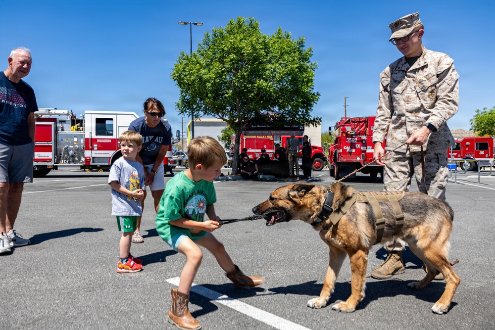 USMC K9 handlers give a demo at the Help Yourself, Help Your Neighbor event