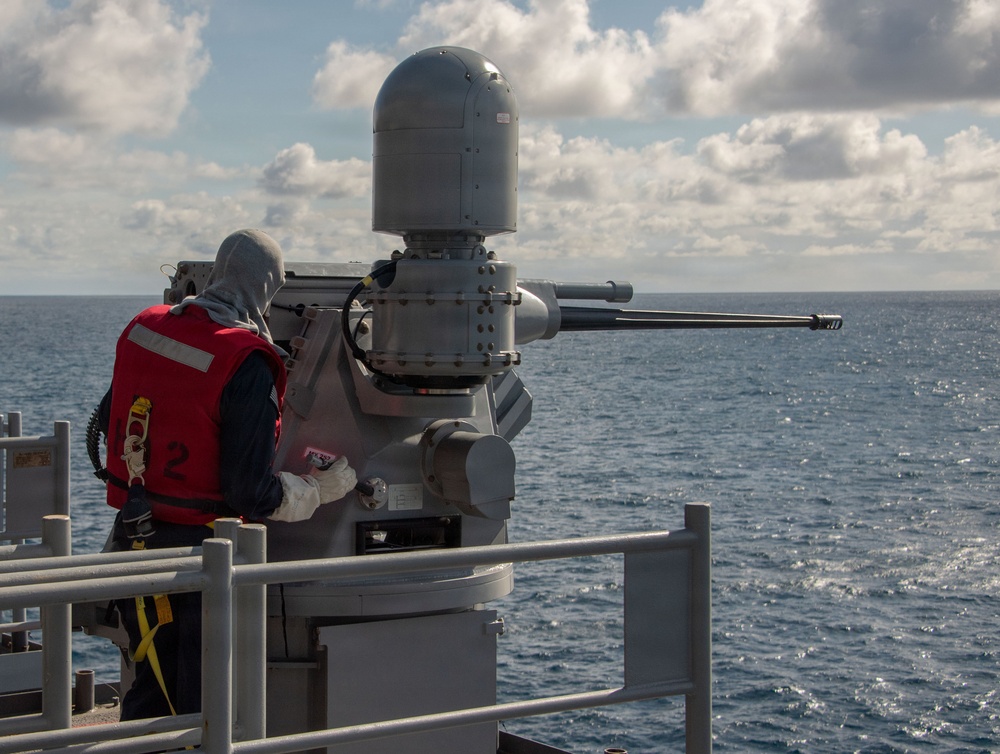 USS ESSEX conducts MK 38 gun shoot
