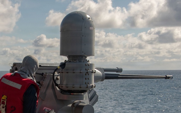 USS ESSEX conducts MK 38 gun shoot
