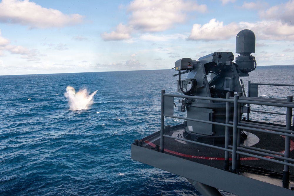 USS ESSEX conducts MK 38 gun shoot