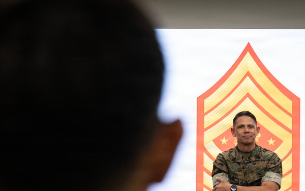 SMMC visits Defense Information School