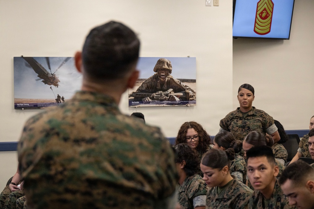 SMMC visits Defense Information School
