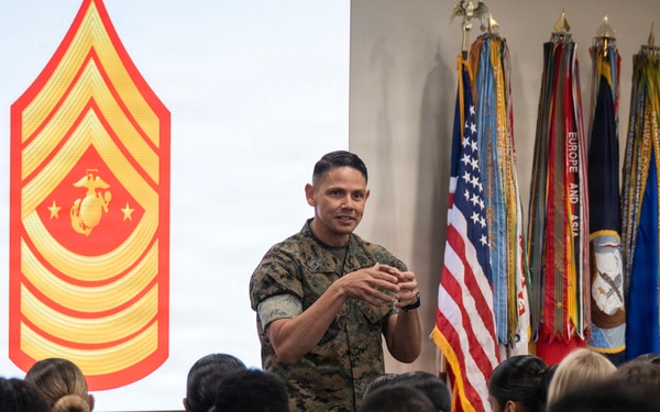 SMMC visits Defense Information School