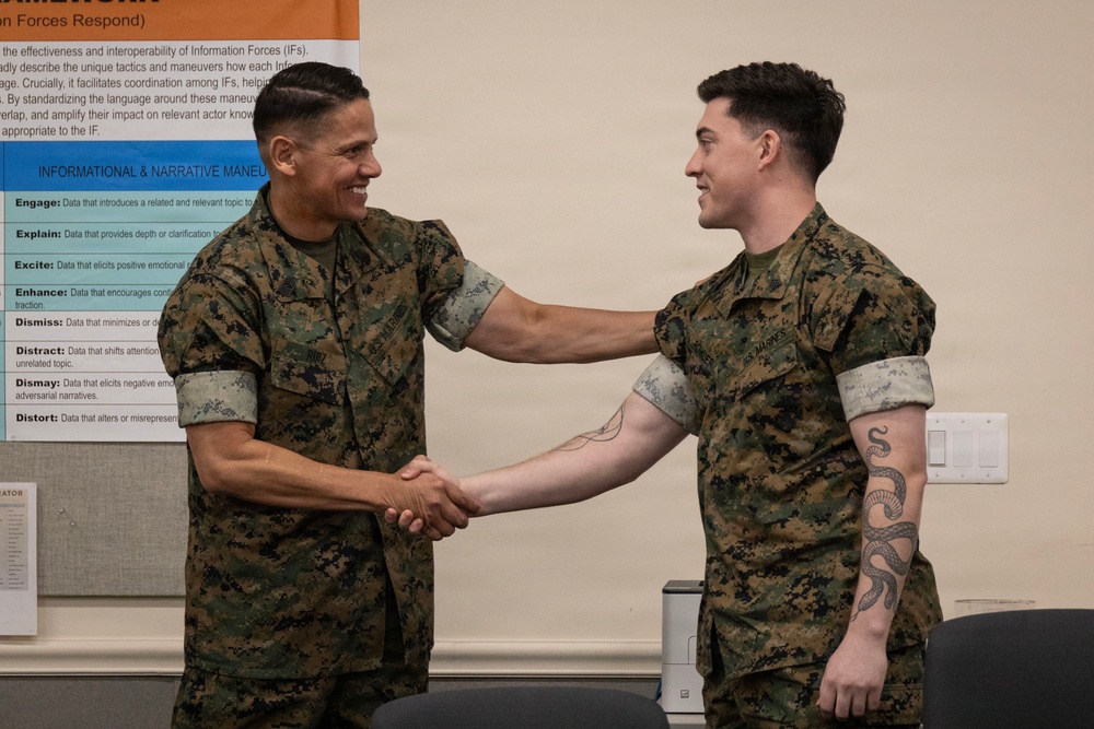 SMMC visits Defense Information School