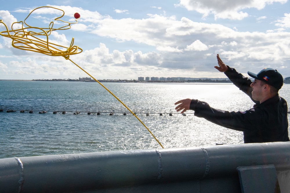 USS Essex conducts sea and anchor