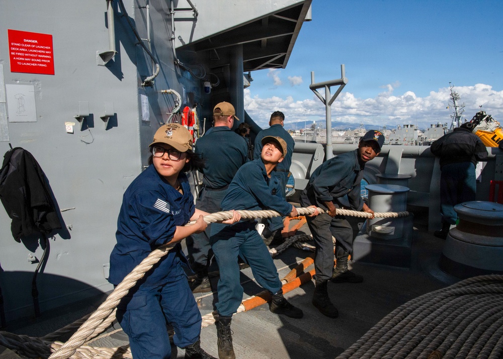 USS Essex conducts sea and anchor