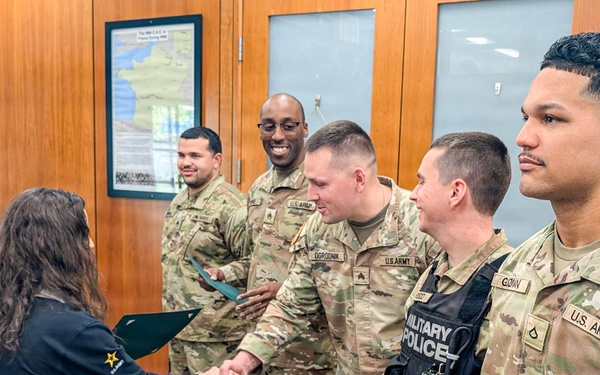Fort Hamilton Commander Recognizes 430th MP Detachment for Support to Installation Security
