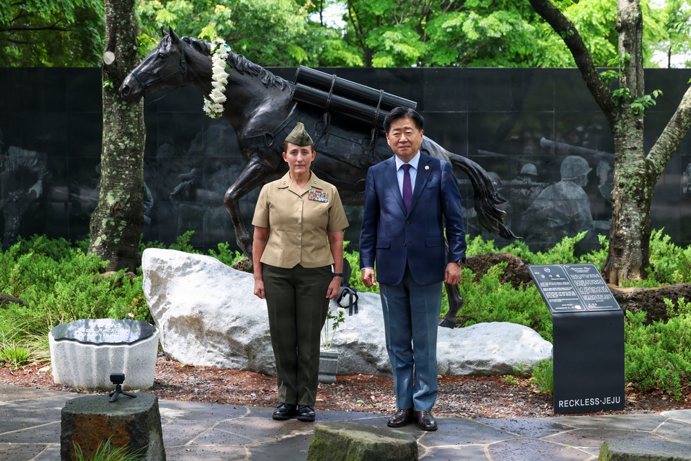 MARFORK Attends Staff Sgt. Reckless Wreath-Laying Ceremony