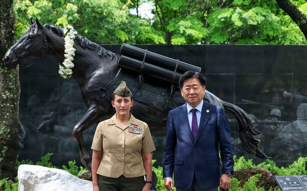 MARFORK Attends Staff Sgt. Reckless Wreath-Laying Ceremony