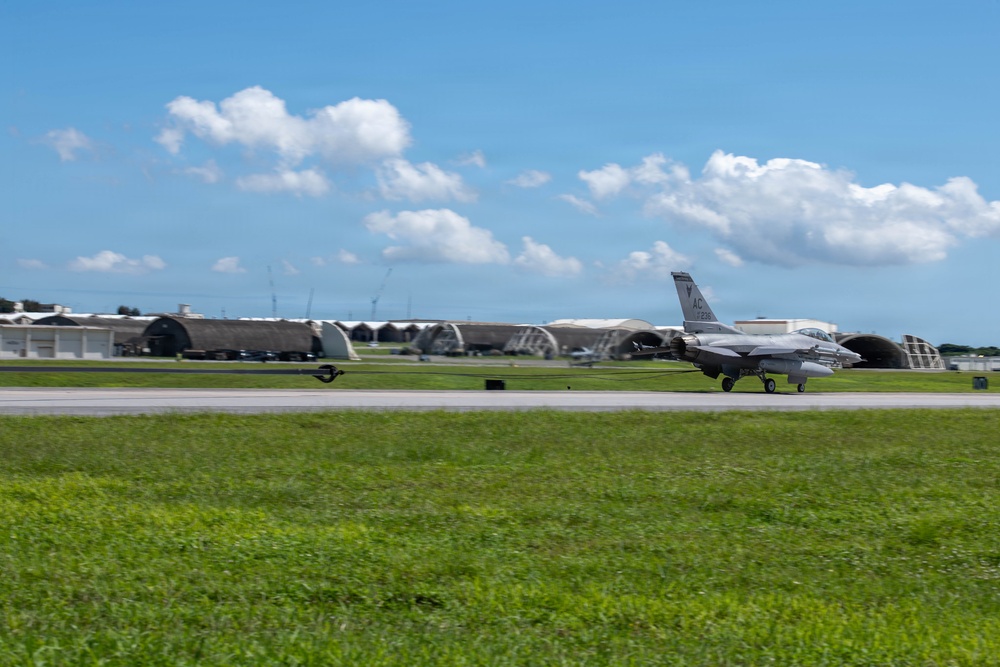 Arresting system certification reinforce Kadena’s combat readiness
