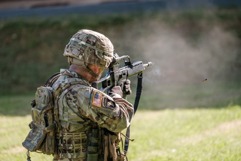 Soldiers participate participates in German shooting event with Bundeswehr reserve forces
