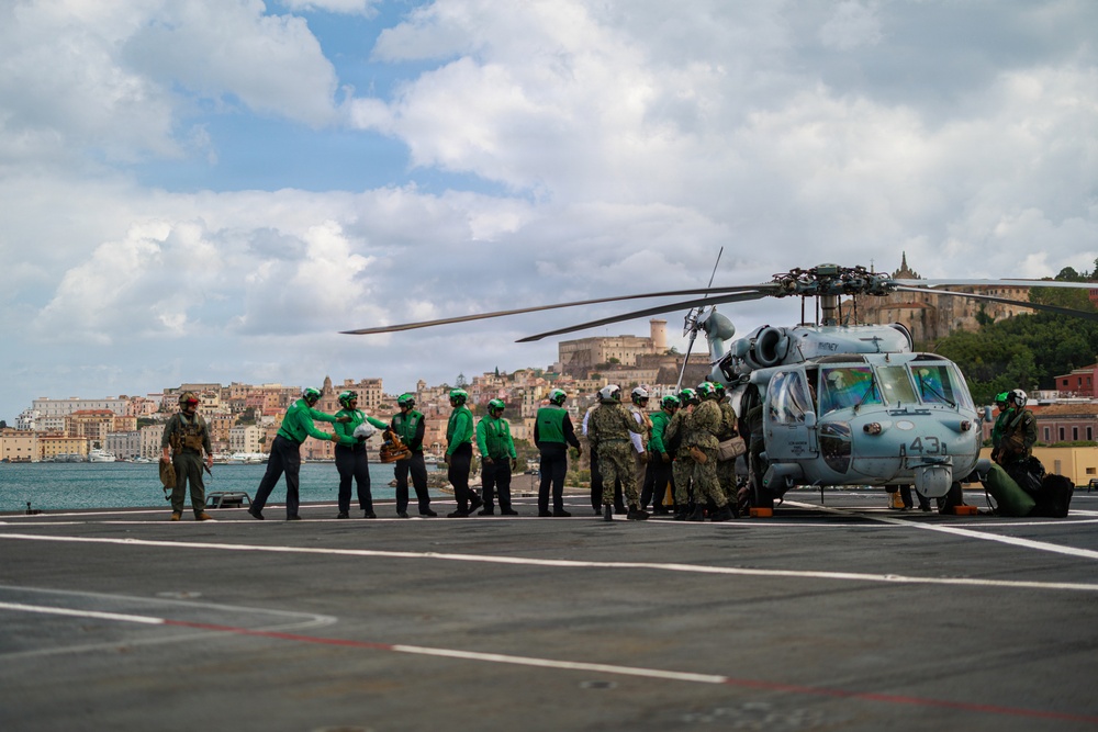 HSC-28 Embarks USS Mount Whitney