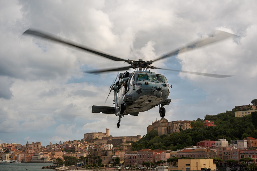 HSC-28 Embarks USS Mount Whitney