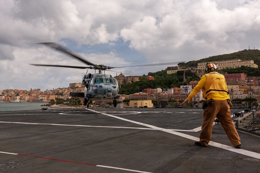 HSC-28 Embarks USS Mount Whitney