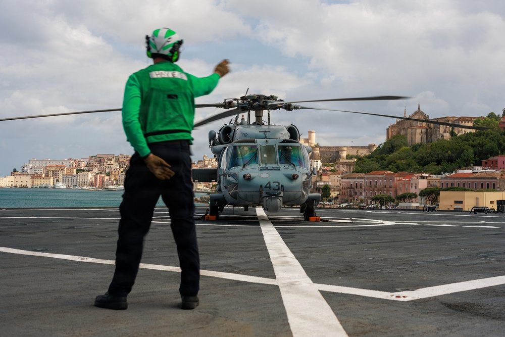 HSC-28 Embarks USS Mount Whitney