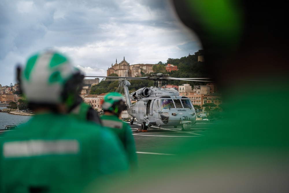 HSC-28 Embarks USS Mount Whitney