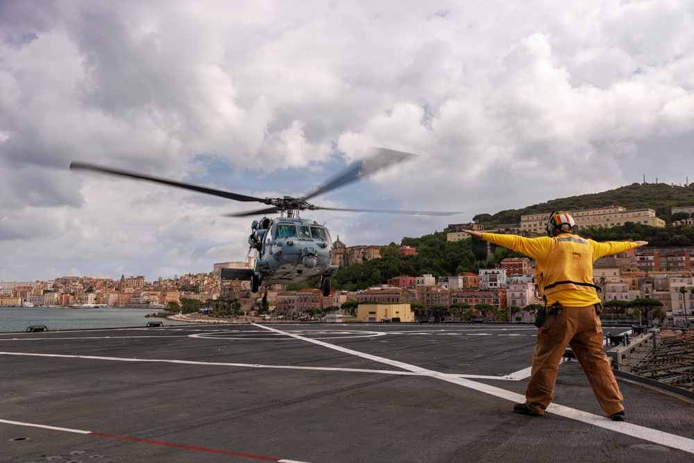 HSC-28 Embarks USS Mount Whitney