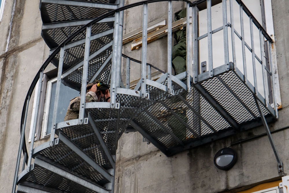 EODMU 8 and Royal Norwegian Navy conduct Improvised Explosive Device Drill during Bilateral Exercise