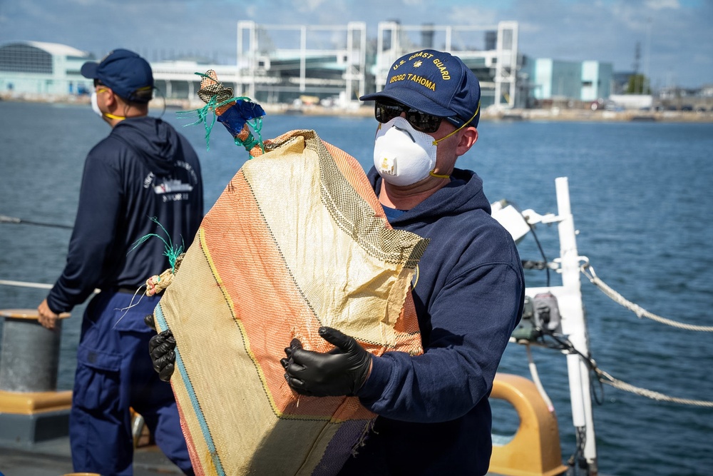 Coast Guard Cutter Tahoma offloads nearly $61.6 million of illicit narcotics in Port Everglades
