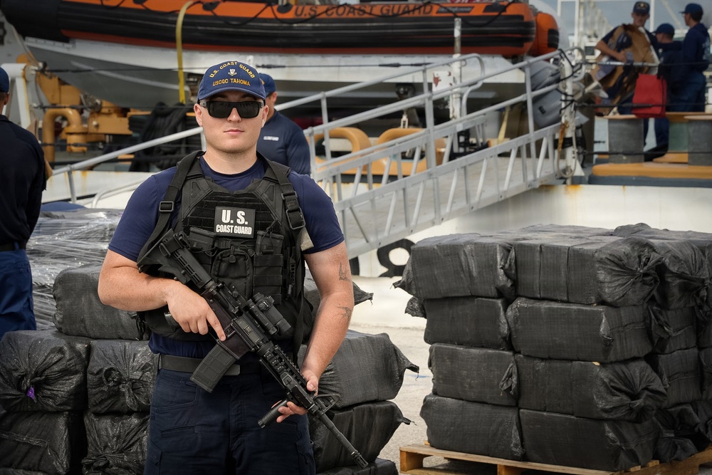 Coast Guard Cutter Tahoma offloads nearly $61.6 million of illicit narcotics in Port Everglades