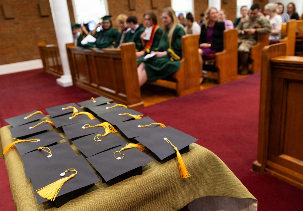 14 Fort Knox High Class of 26 graduates celebrate faith at baccalaureate