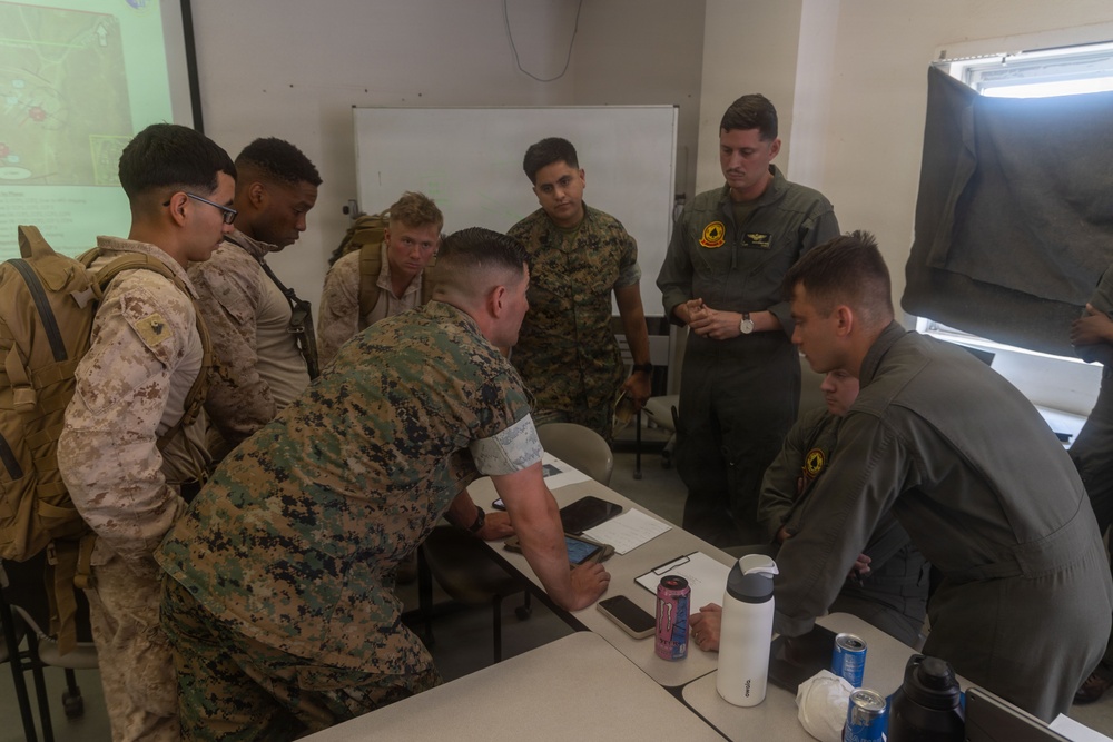 Marines with V2/5 conduct EOTG Vertical Assault Raid Course