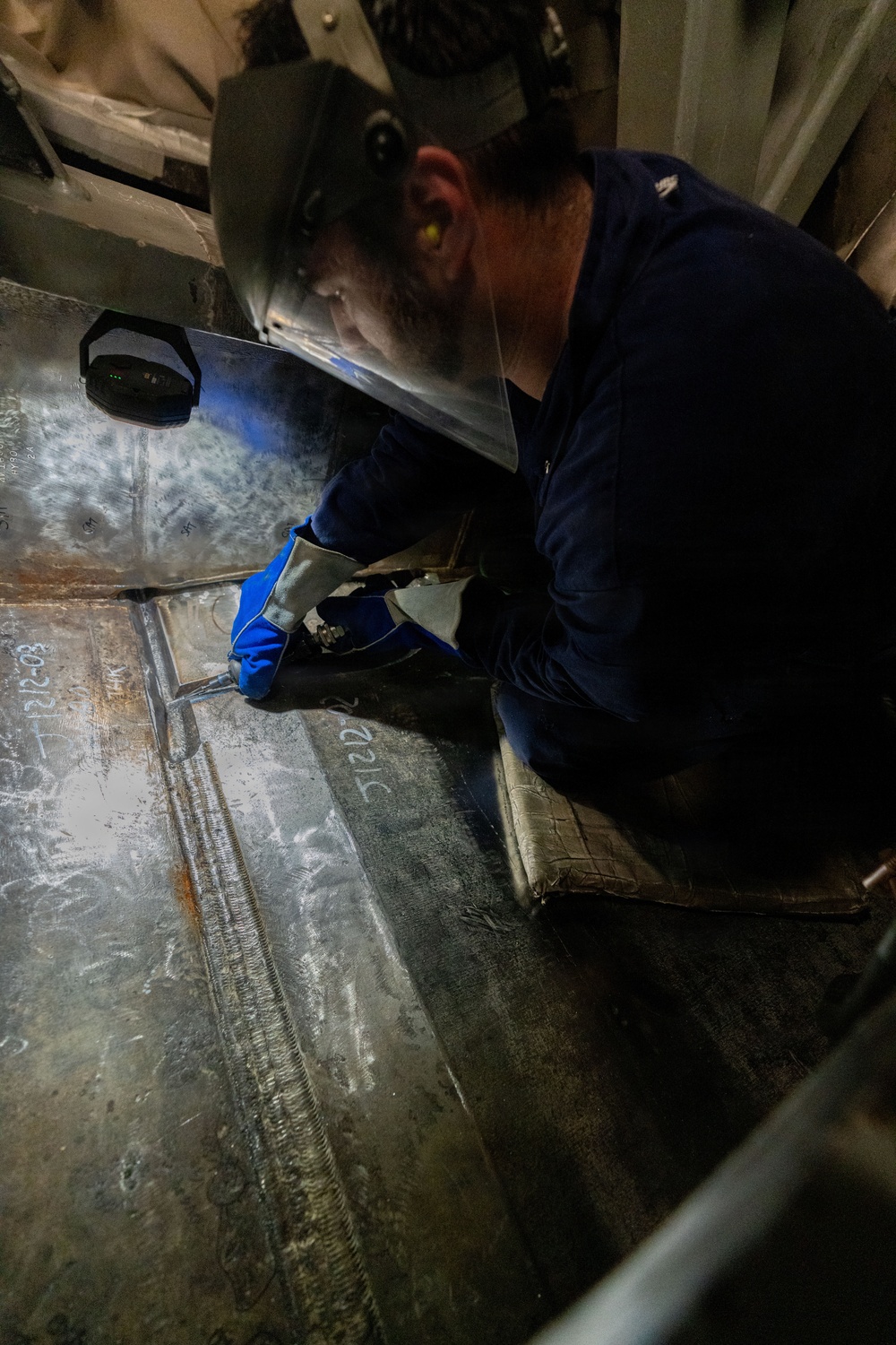 USS Kentucky (SSVN 737) undergoes hull welding at Naval Base Kitsap-Bangor