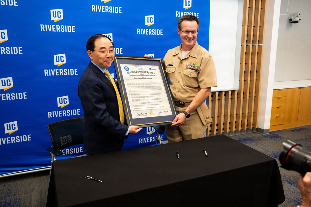 NSWC Corona signs Education Partnership Agreement with University of California Riverside