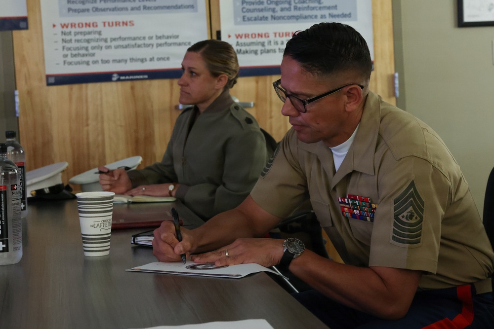 SMMC Visits 8th Marine Corps District