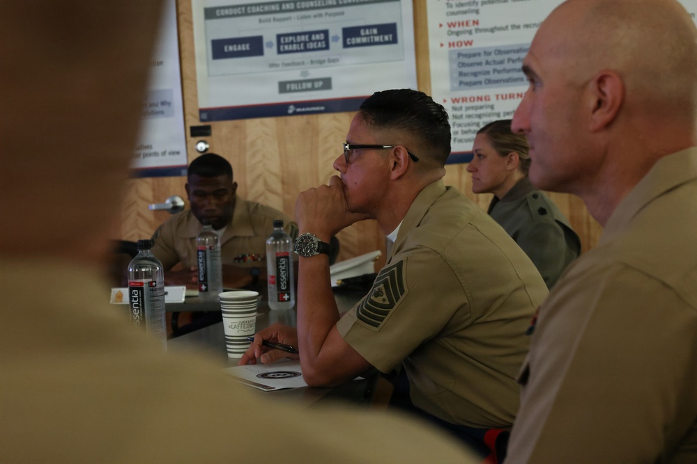 SMMC Visits 8th Marine Corps District