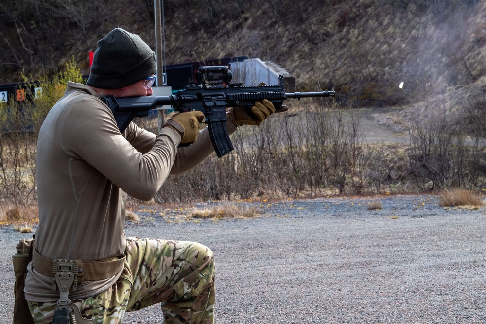 EODMU 8 and Royal Norwegian Navy conduct  Live-Fire Exercise during Bilateral Exercise