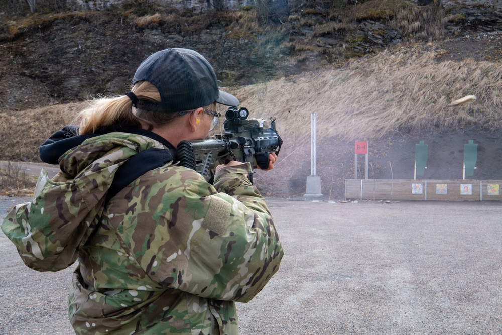EODMU 8 and Royal Norwegian Navy conduct  Live-Fire Exercise during Bilateral Exercise