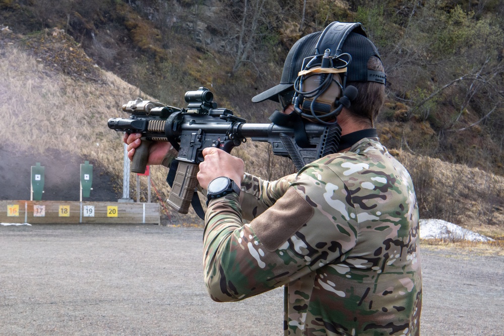 EODMU 8 and Royal Norwegian Navy conduct  Live-Fire Exercise during Bilateral Exercise