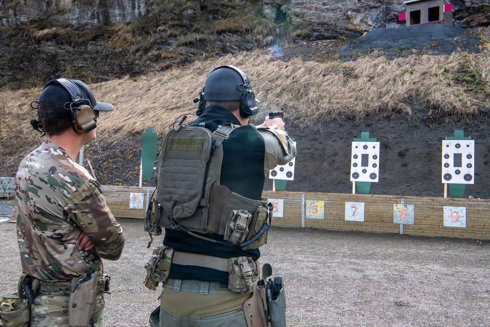 EODMU 8 and Royal Norwegian Navy conduct  Live-Fire Exercise during Bilateral Exercise