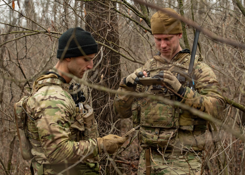 148th Air Support Operations Squadron TACP Airmen Conduct Field Reconnaissance Exercise
