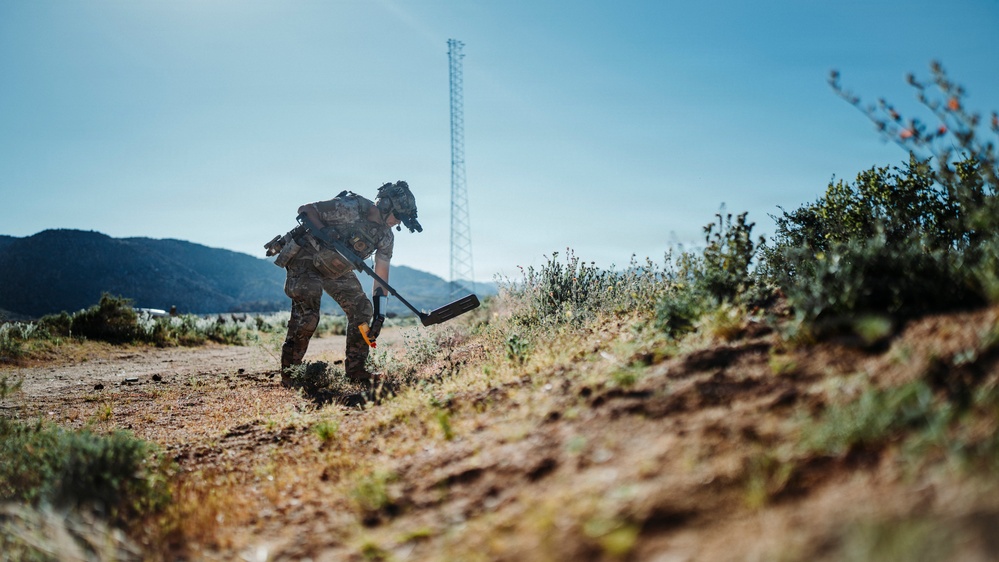 EOD Technicians Conduct a Post-Blast Assessment Drill