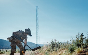 EOD Technicians Conduct a Post-Blast Assessment Drill