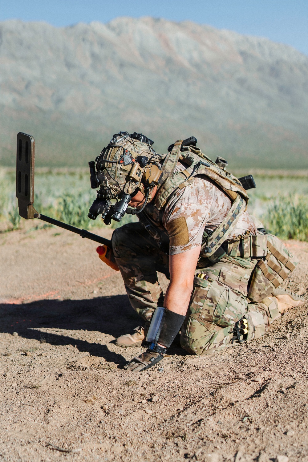 EOD Technicians Conduct a Post-Blast Assessment Drill