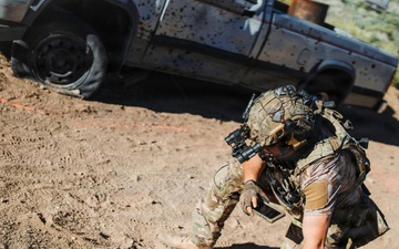 EOD Technicians Conduct a Post-Blast Assessment Drill