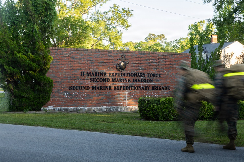 26th MEU Command Element conducts six-mile conditioning hike