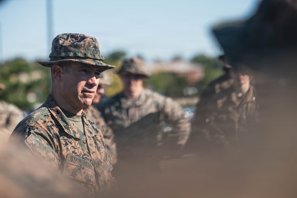 26th MEU Command Element conducts six-mile conditioning hike