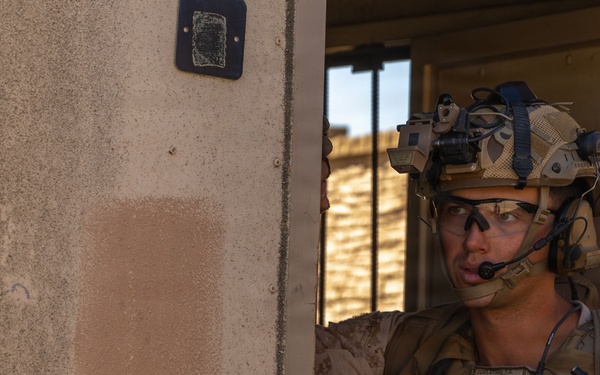 Marines with V2/5 Marines conduct EOTG Vertical Assault Course