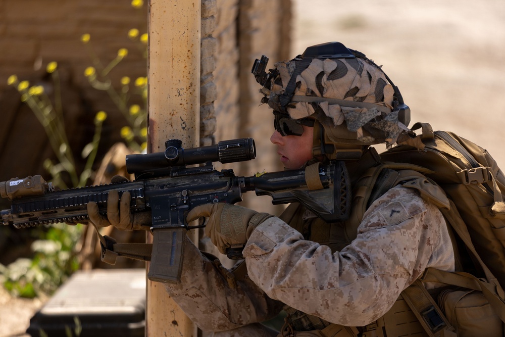 Marines with V2/5 conduct EOTG Vertical Assault Course