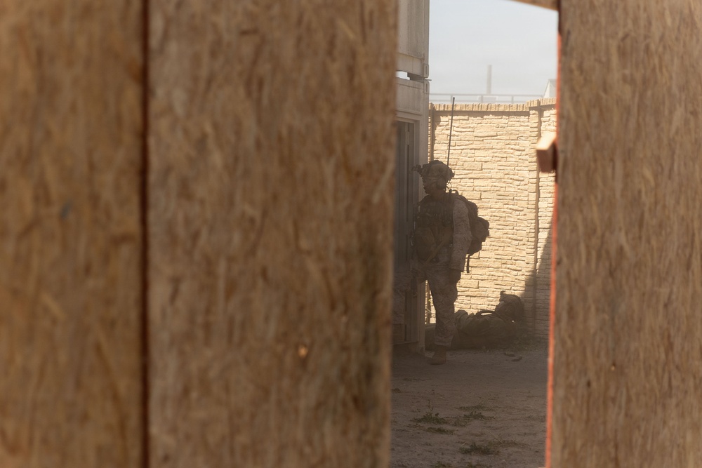 Marines with V2/5 conduct EOTG Vertical Assault Course