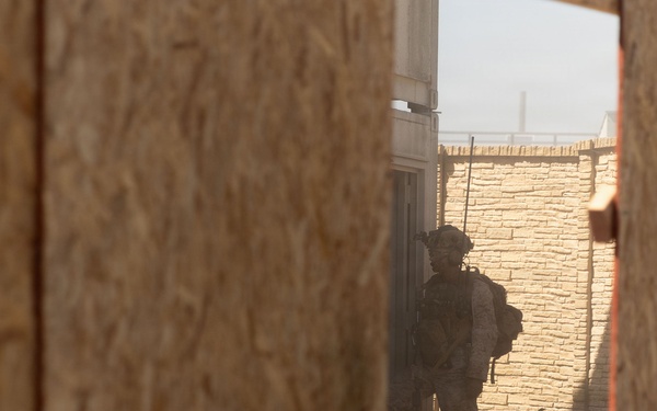 Marines with V2/5 Marines conduct EOTG Vertical Assault Course