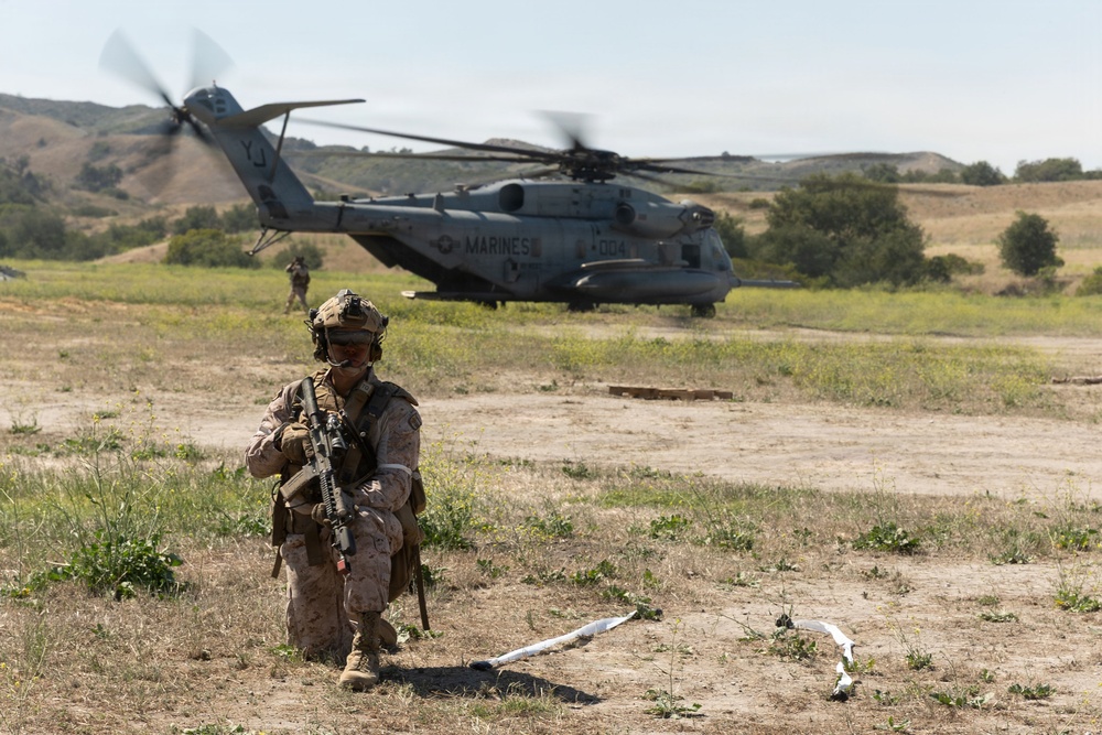 Marines with V2/5 conduct EOTG Vertical Assault Course