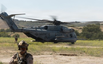 Marines with V2/5 conduct EOTG Vertical Assault Course
