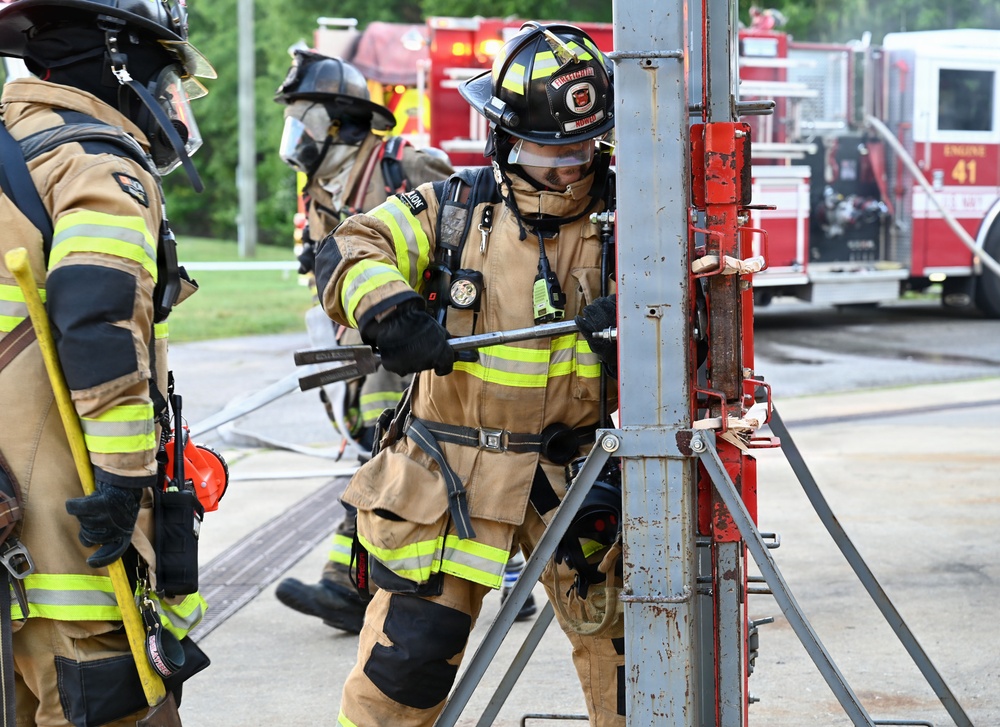 NDW Firefighters Conduct Live Fire Training