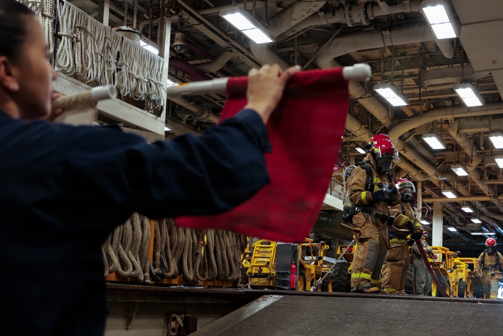 Kearsarge Conducts Simulated General Quarters Drill