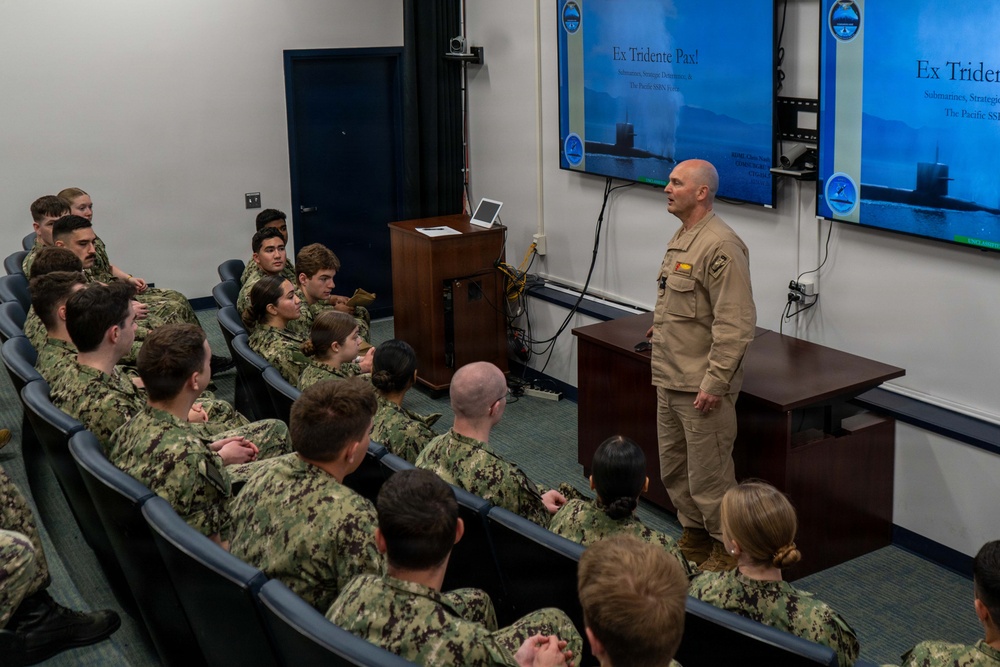 Midshipmen from NROTC units across the country visit the Pacific Northwest